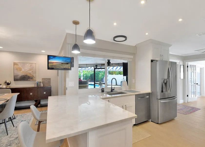 Bright, open home w/ Pool, close to Delray & Beach - Image 1