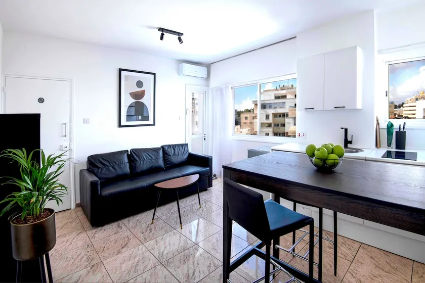 Urban Condo - 1 Bedroom Apt - Image 1