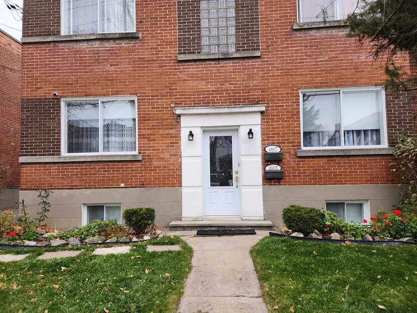 Cheerful two-bedroom apartment with free parking - Image 1