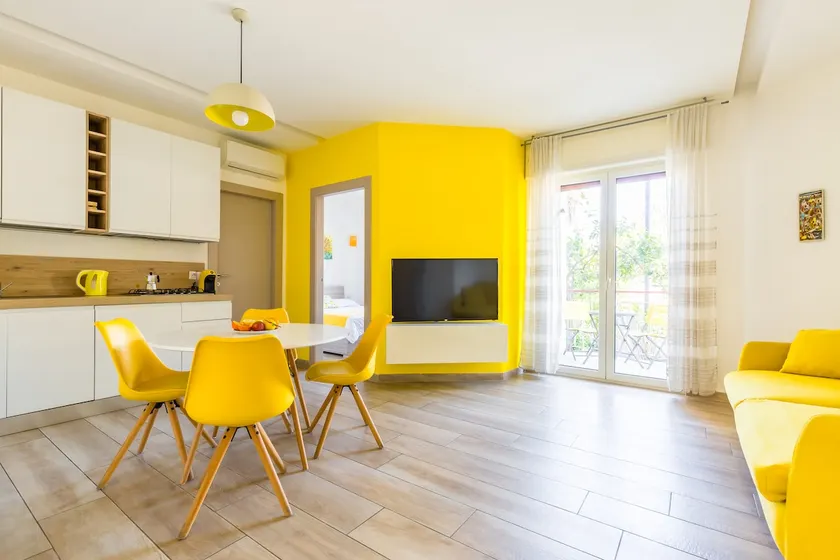 Sun-kissed Riccio di Sole Luxury Apartment - Image 1