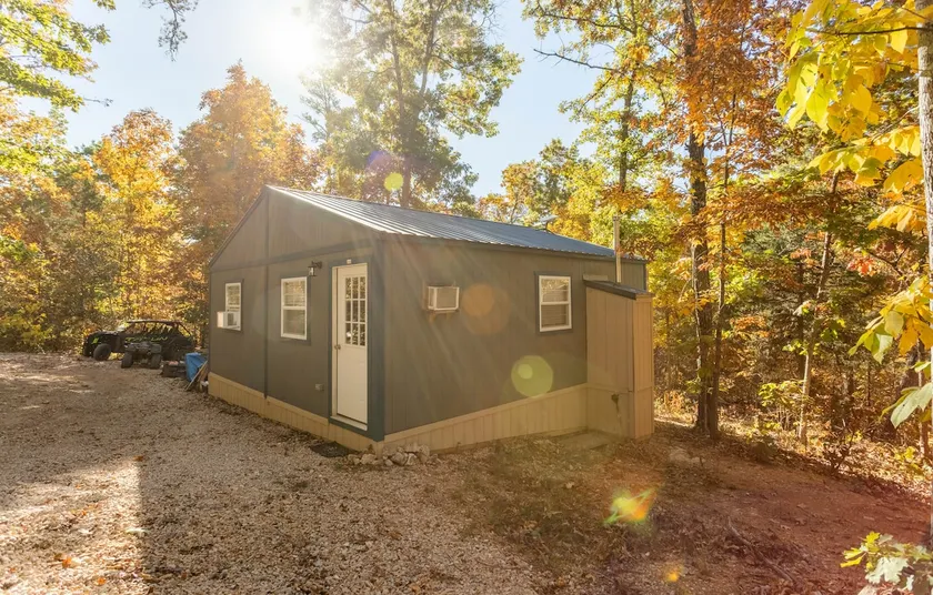 Echo Bluffs Cabin in Eminence, MO - Image 1