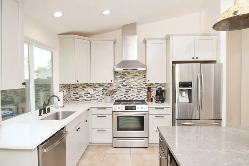 Gilbert Ranch Retreat & Non Heated Pool. Walk to Shops and Restaurants. - Image 1