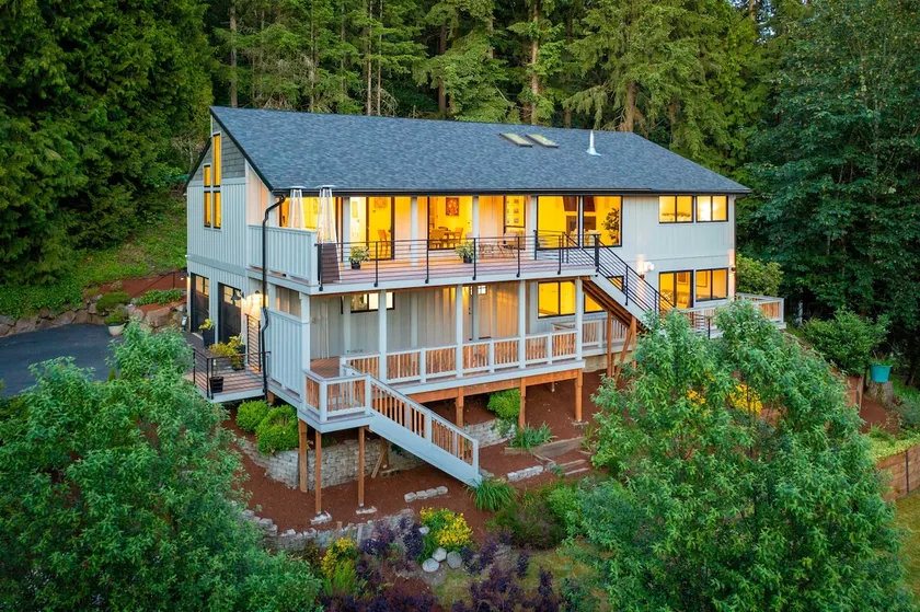 Walk to Wine Tasting House w/ View 4BD/3.5BA - Image 1