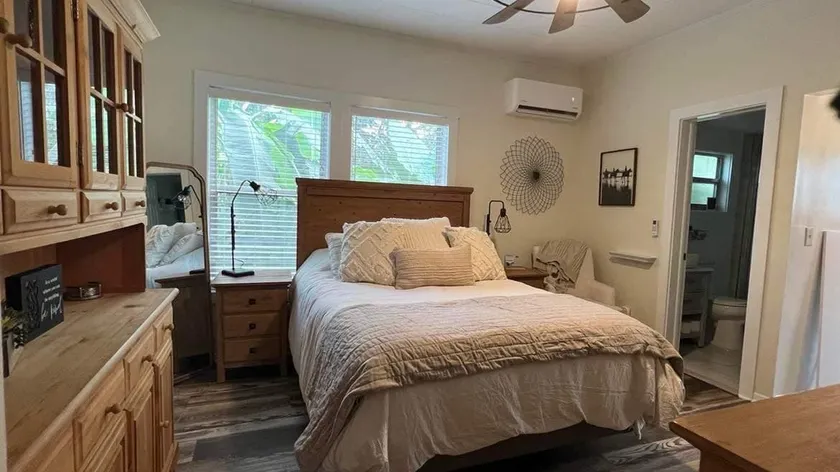 Private 1-Bedroom Apartment on Historic Horse Farm - Image 1