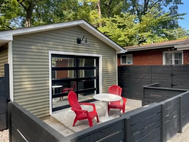 Clean, modern, dog-friendly space in Charlotte! - Image 1