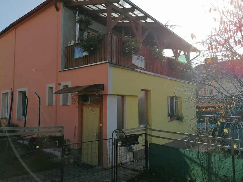 Pleasant family house with all amenities - Image 1