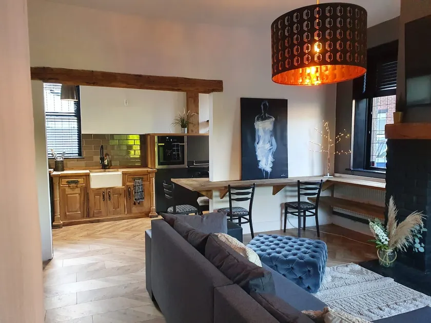 Stylish 2BR Stay in Rochdale - Image 1