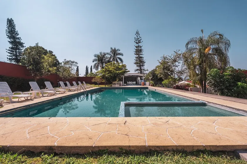 Big House with heated pool, jacuzzi, and barbecue. - Image 1