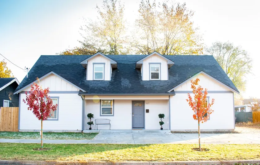 New family-sized home in the heart of old-town Nampa -- walking distance to NNU! - Image 1