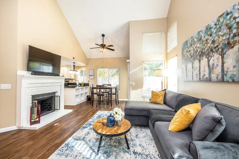 Cheerful 4BR Home W/ Washer & Dryer + Fireplace - Image 1