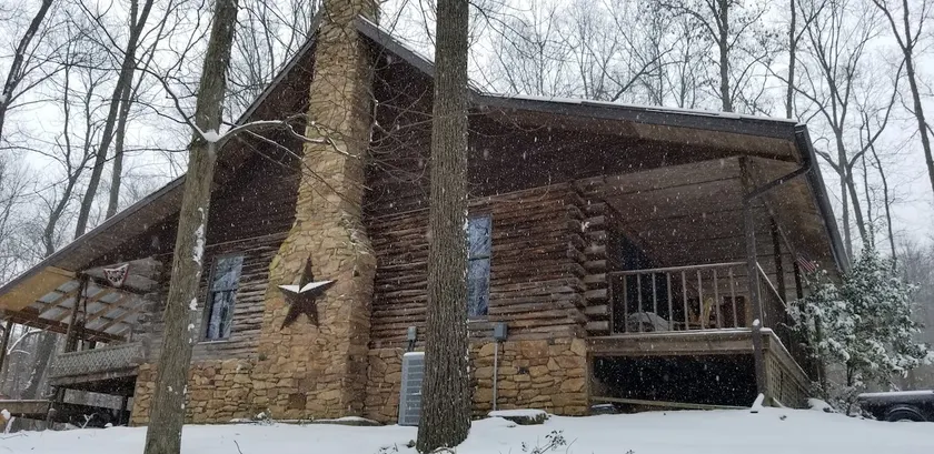 Secluded 2 bedroom cabin home with hot tub. - Image 1