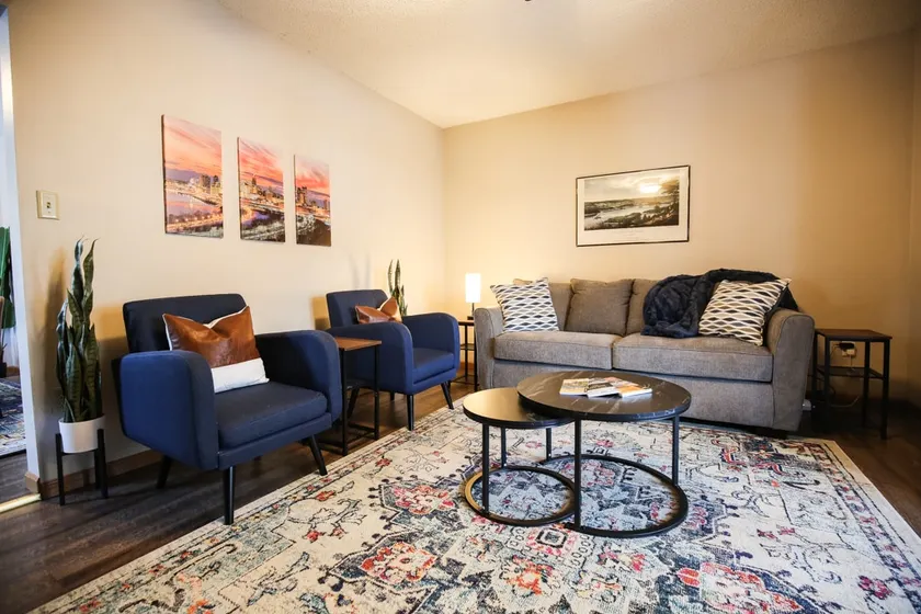 Irvine Park Retreat 5BR~Xcel~DT~River By Lux Life - Image 1