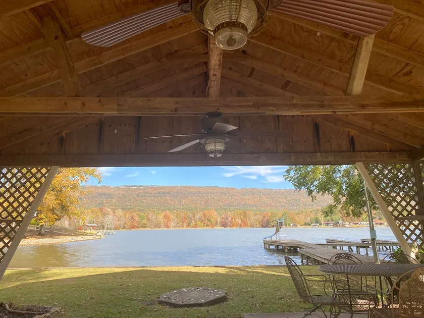 Lake House Oasis! - Image 1