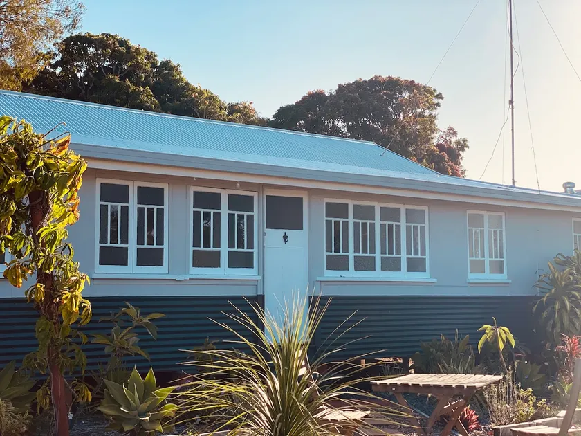 Original Pier Beach Retreat - Child + Pet Friendly - Image 1