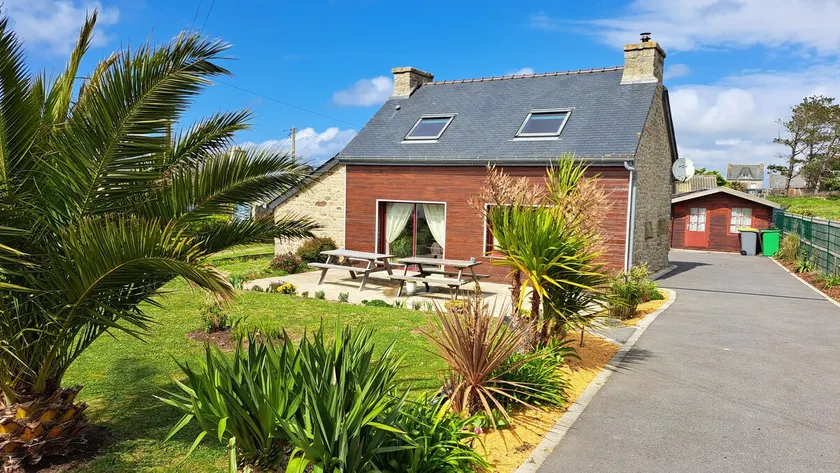Charming house, view of the Iroise sea, 2 stars. - Image 1