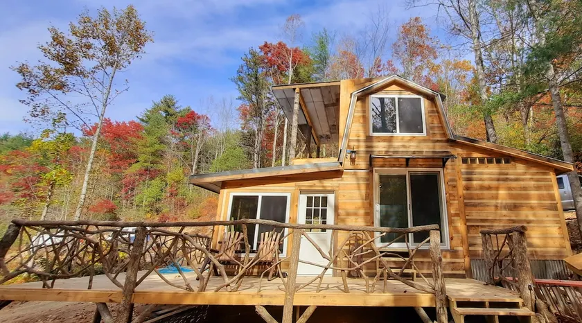 Rustic charm backs up to Cherokee National Forest! - Image 1