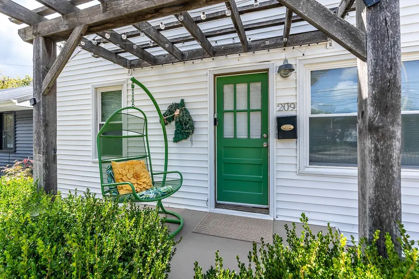 Forest Street Cottage - Image 1