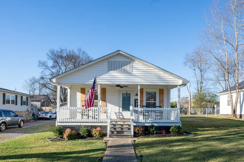 Cozy Convenient Cottage - Image 1