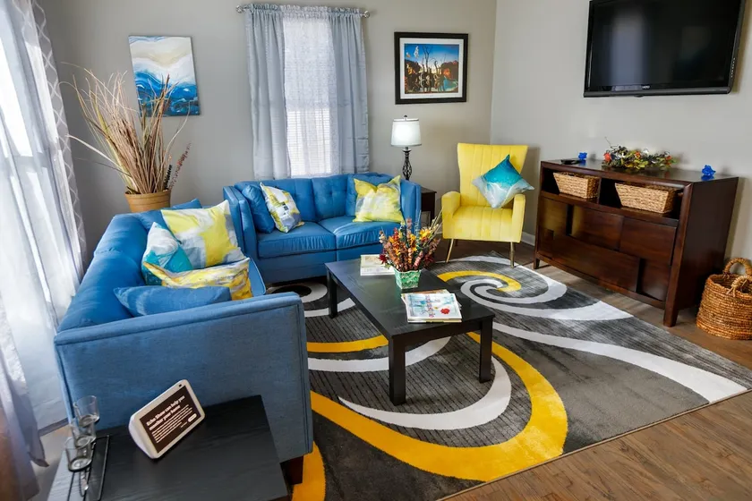 Cozy Vintage Ranch - Image 1