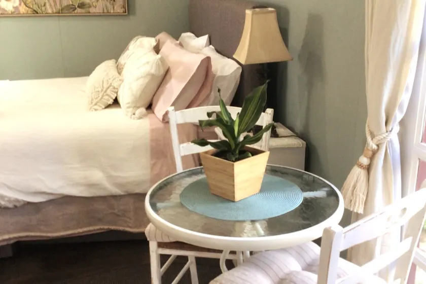 Cozy studio private entrance and courtyard. - Image 1