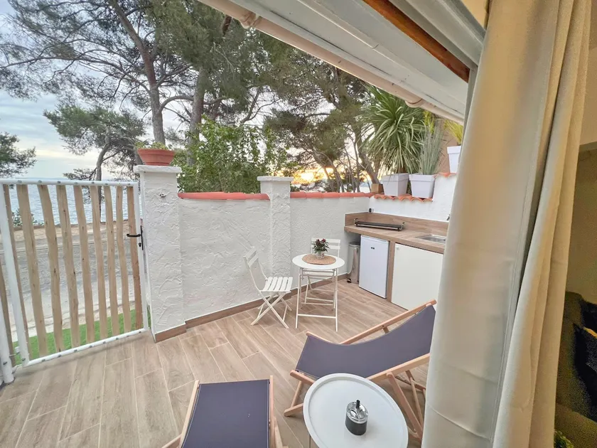 Le Cabanon de Fred • Sea View • Terrace • Air Conditioning - Image 1