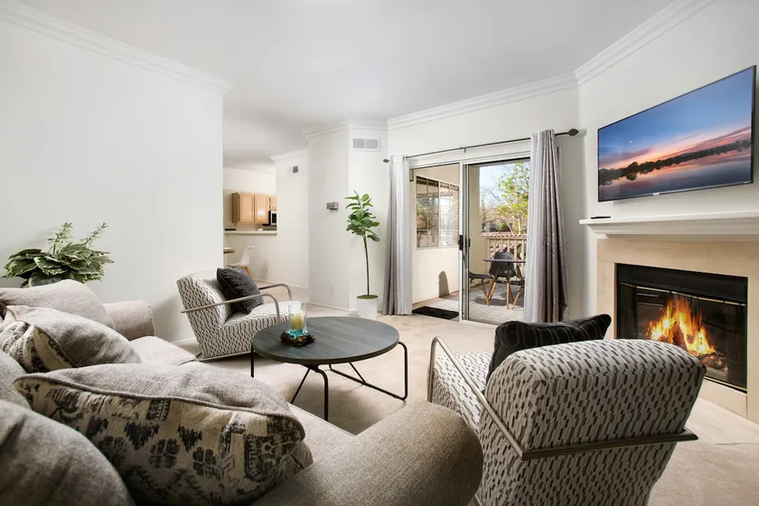 Lovely 2-bedroom Shadow Ridge townhouse - Image 1