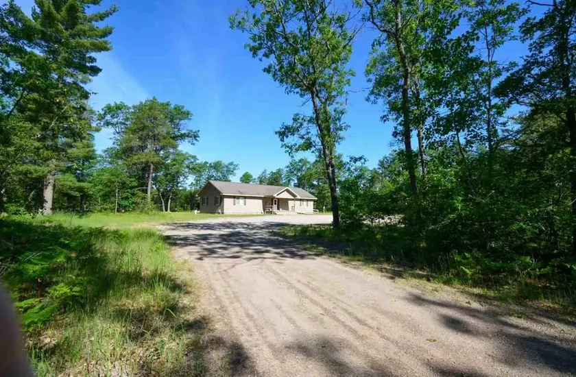 Hideaway Lodge: Little Bear Lodge 4bd/6bth slps 18 - Image 1