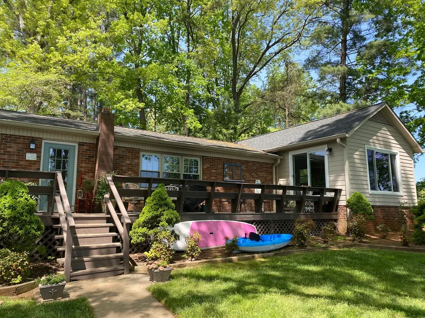 Sun-filled Lakefront Oasis w/NEW DOCK - Image 1