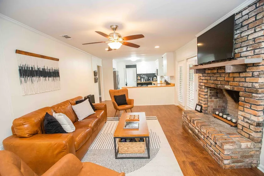 The Jewel of Thomasville - Sleeps 10 + game room! - Image 1