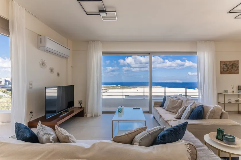 3 Bedroom Villa with Stunning Sea View & Private Parking - Image 1