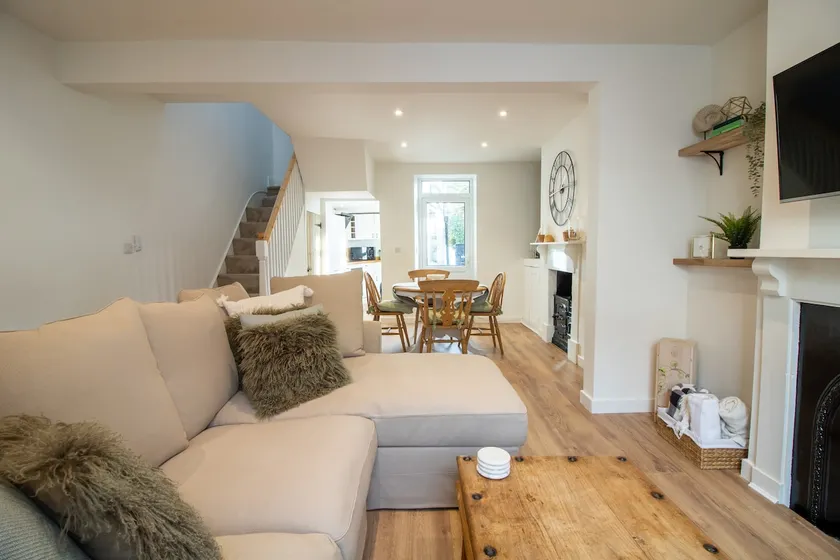 Stylish and Modern Town Centre End-of Terrace Home - Image 1