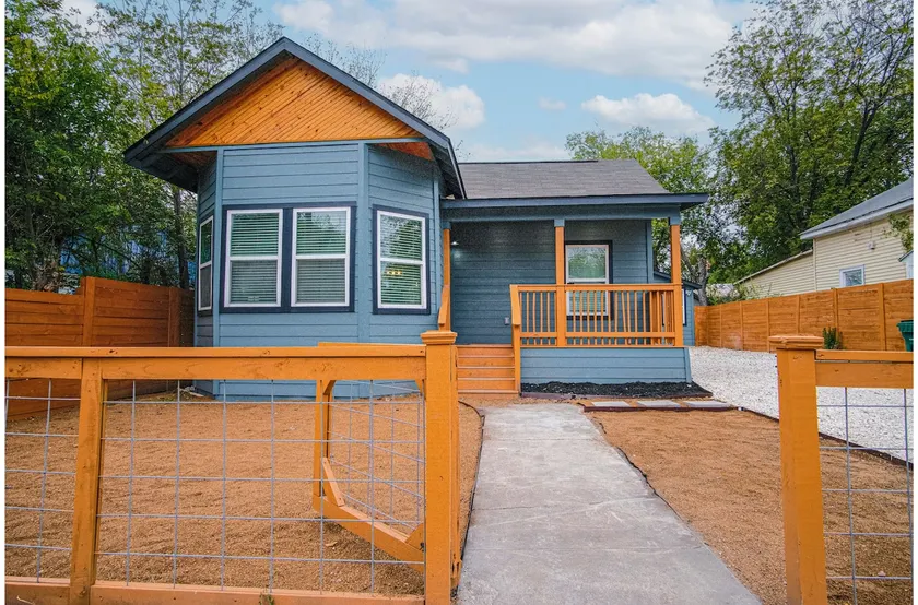 Exceptional 5BR So Close to Riverwalk and Downtown - Image 1