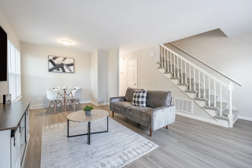 Stunning SouthPark/Cotswold Home - Image 1