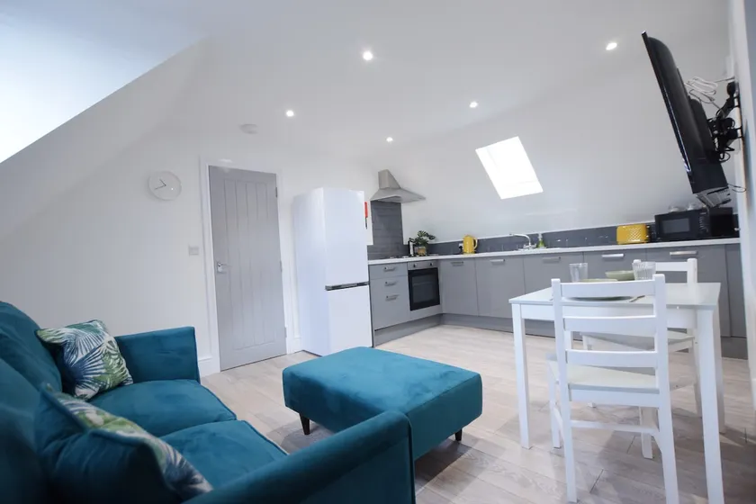 Stylish City Centre Apartments - Image 1