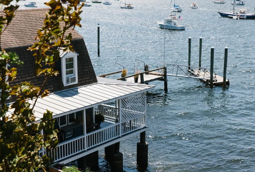 Pier on Main - Waterfront Cottage w. Private Dock - Image 1