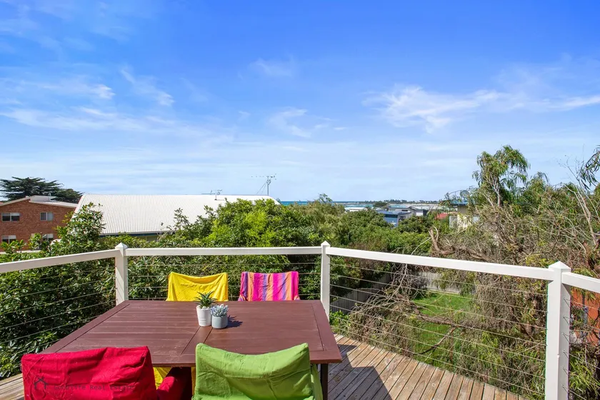 Heaven on Seaview - Ocean views from deck - Image 1