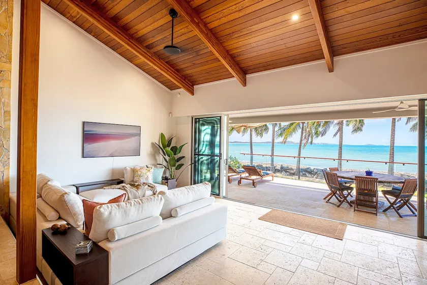 Karma Waters Beachfront House, Spa + Sea Views - Image 1