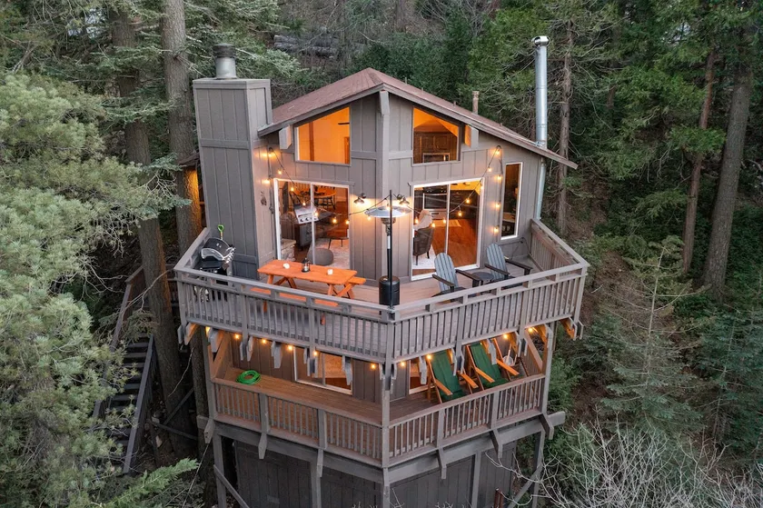 Cozy Treehouse with Lake View of Lake Arrowhead - 5 min from Village and Skypark - Image 1
