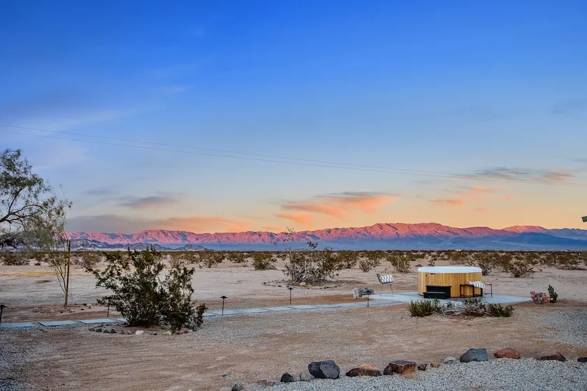 Secluded & Picturesque Near Joshua Tree — Hot Tub! - Image 1