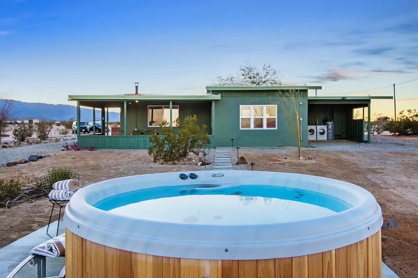 Secluded & Picturesque Near Joshua Tree — Hot Tub! - Image 1