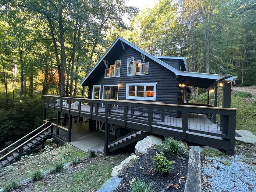 Highlands Creekside Cottage - Image 1