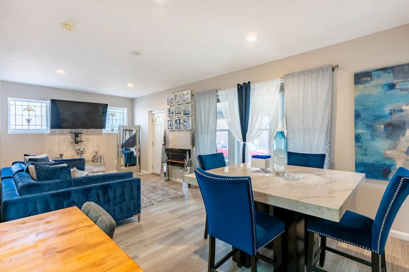 Pretty Blue Bungalow - Image 1