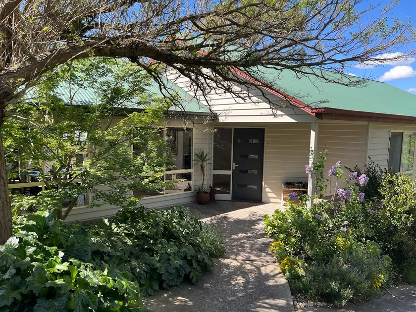 Hepburn Springs Weekender - Image 1