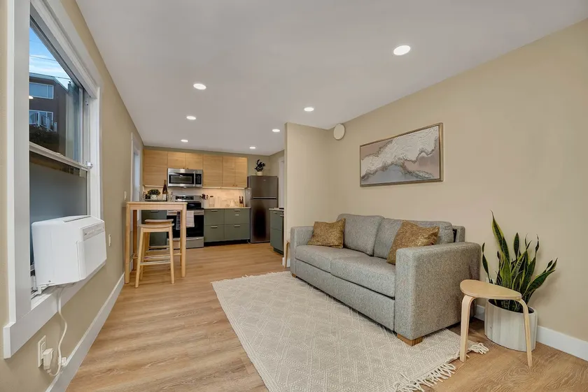 Westlake Nest | Mins to DT! | Quiet work from home - Image 1