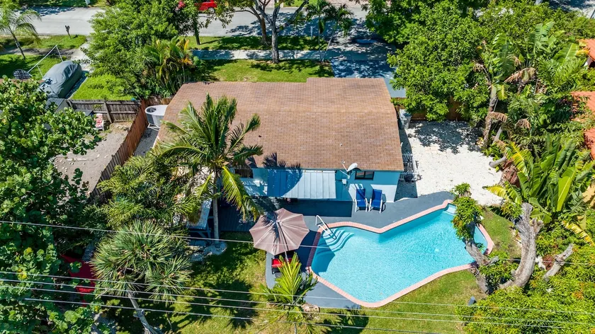 Paradise near the beach! Only 3 miles away! - Image 1