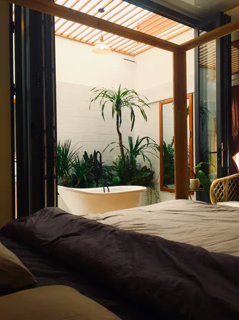 Room for couple with bathtub - Image 1
