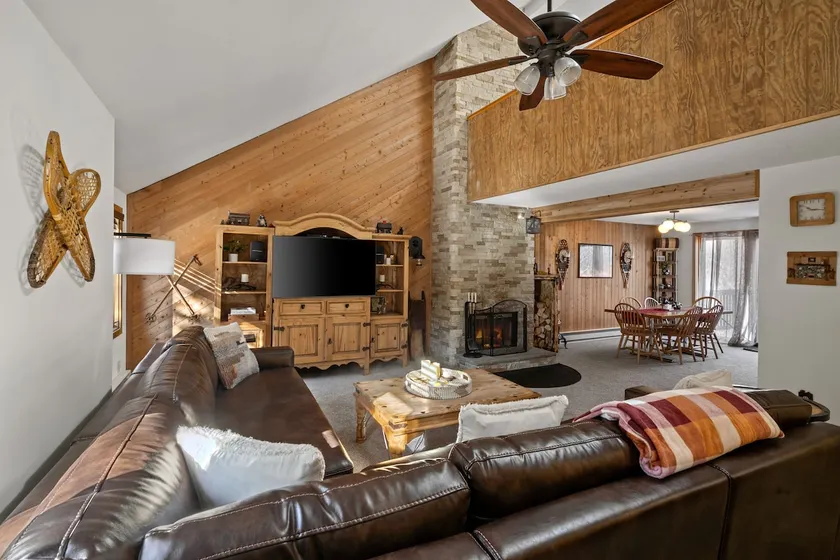 Mt. Snow Townhouse -2 Miles to Mt. Snow, Outdoor Hottub, 2 fireplaces-wood & gas - Image 1