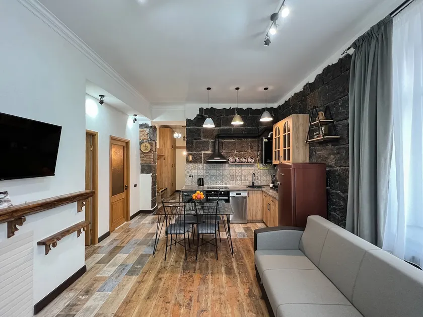 Gyumri Square Apartment - Image 1