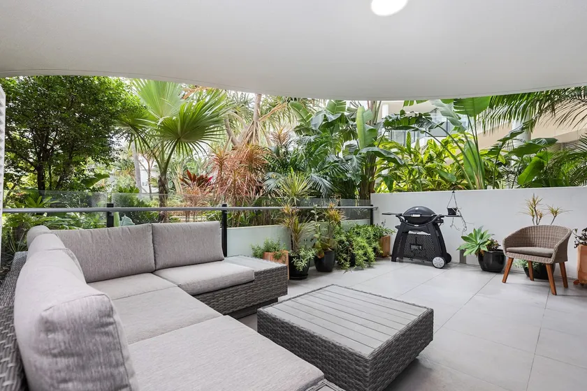 Cotton Beach Resort Apartment - Leafy Pool View - Image 1