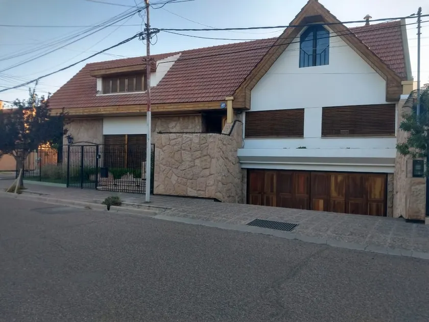 Comfortable Chalet a few meters from Mendoza Plaza Shopping - Image 1